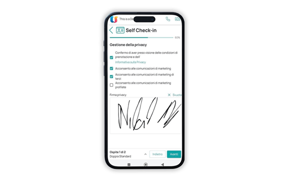Schermata su smartphone che mostra come gestire la privacy e la firma.